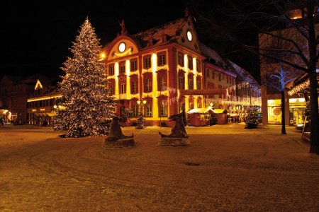 Rathaus Offenburg zur Weihnachtszeit