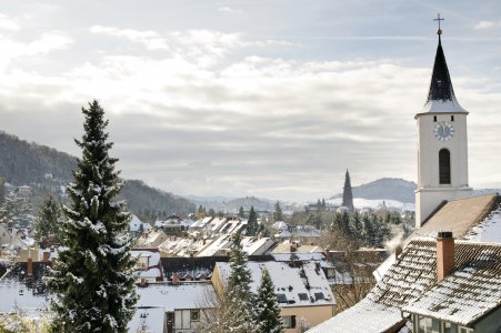 Blick auf winterliches Freiburg