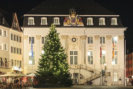 Bonner Rathaus zur Weihnachtszeit