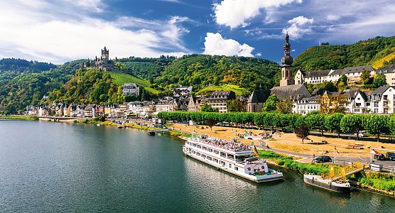 Schifffahrt auf der Mosel bei Cochem