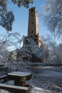 Bad Dürkheim - Bismarkturm im Winter