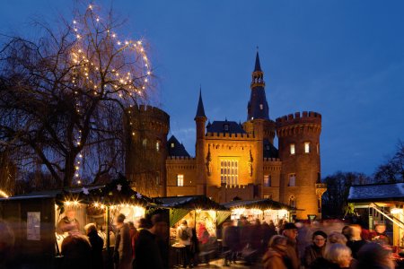 Kunsthandwerker-Weihnachtsmarkt Schloss Moyland