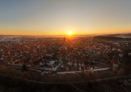 Sonnenaufgang über Nördlingen