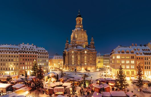 Blick auf den Neumarkt Dresden zur Weihnachtszeit © Dresden Marketing GmbH//Prof. .Jörg Schöner
