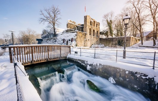 Bad Lippspringe - Burg im Winter © Besim Mazhiqi